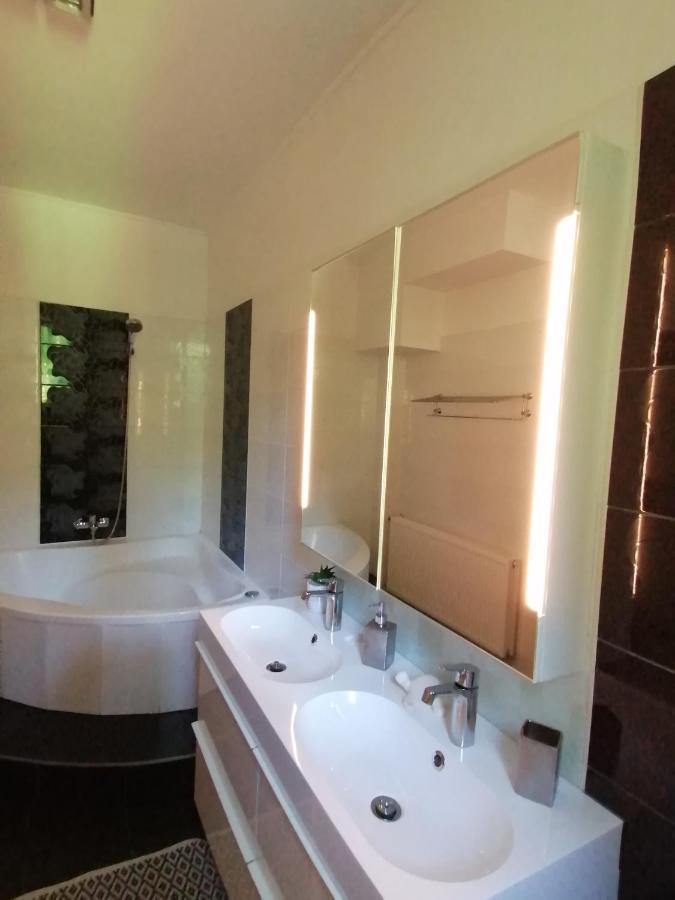 Angela Haz Apartment บาลาทอนเบรีน ภายนอก รูปภาพ