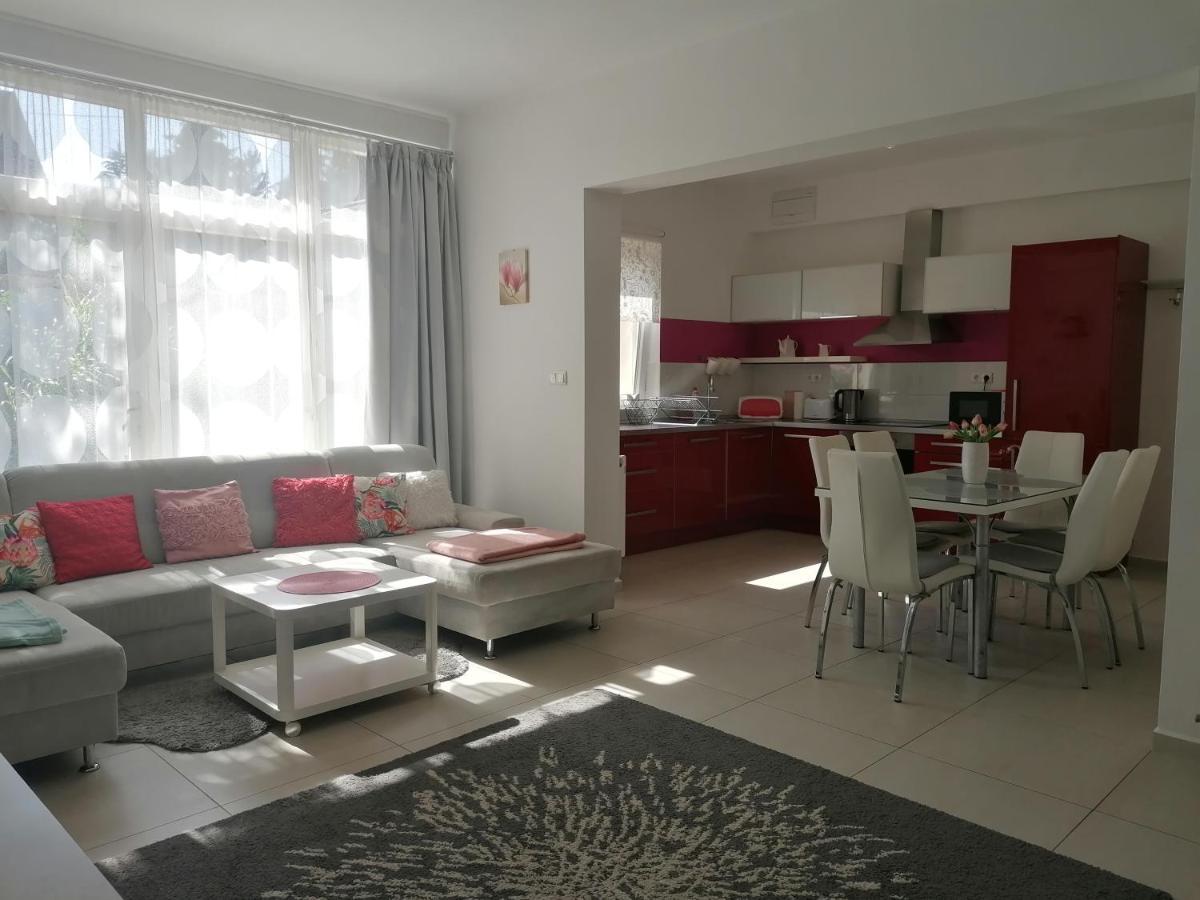 Angela Haz Apartment บาลาทอนเบรีน ภายนอก รูปภาพ